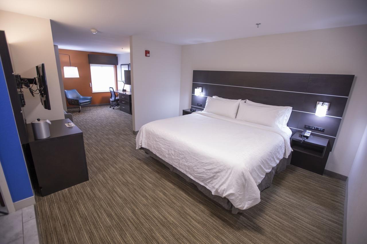 Holiday Inn Express & Suites Locust Grove By Ihg Exterior photo