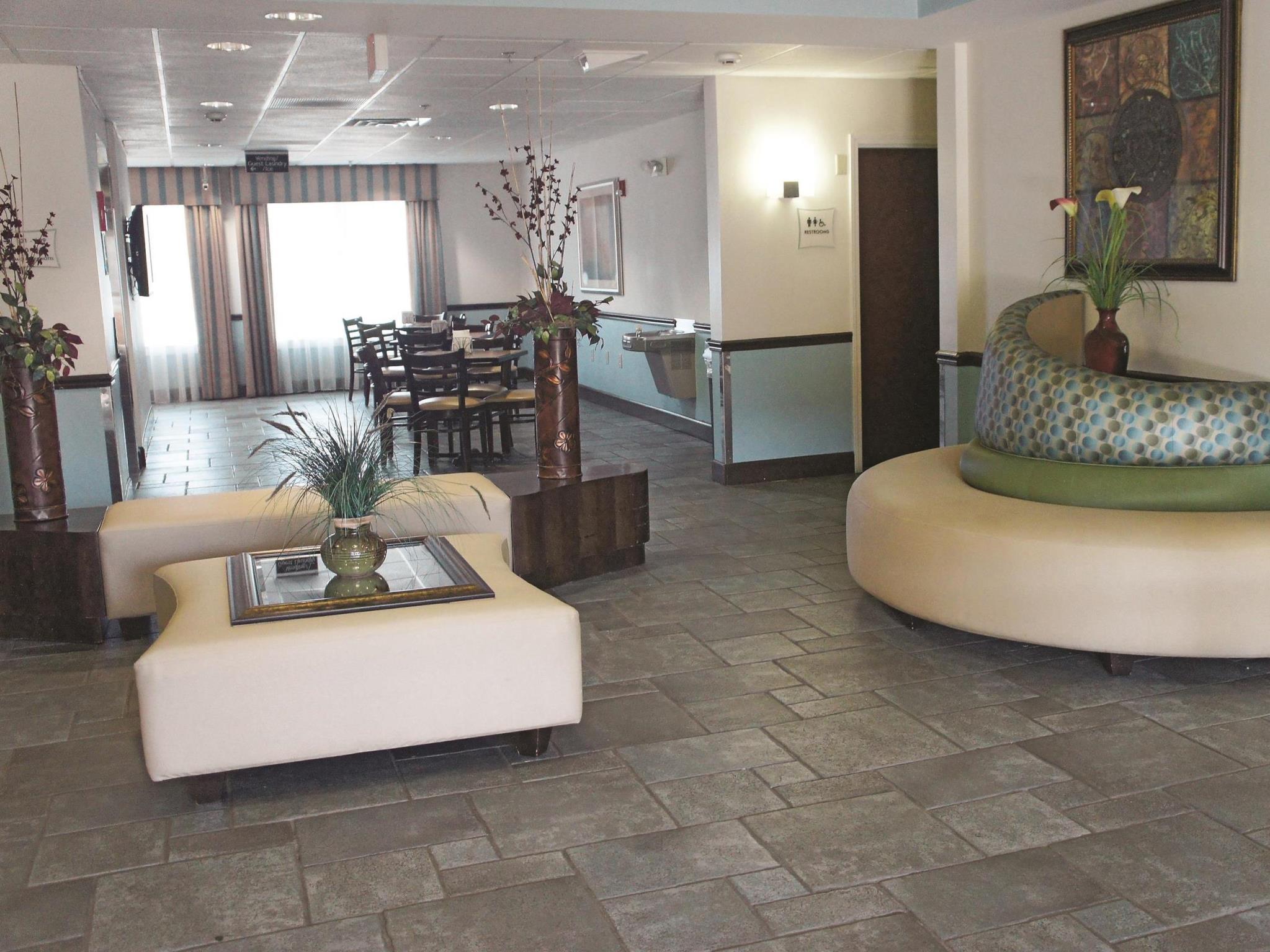 Holiday Inn Express & Suites Locust Grove By Ihg Exterior photo