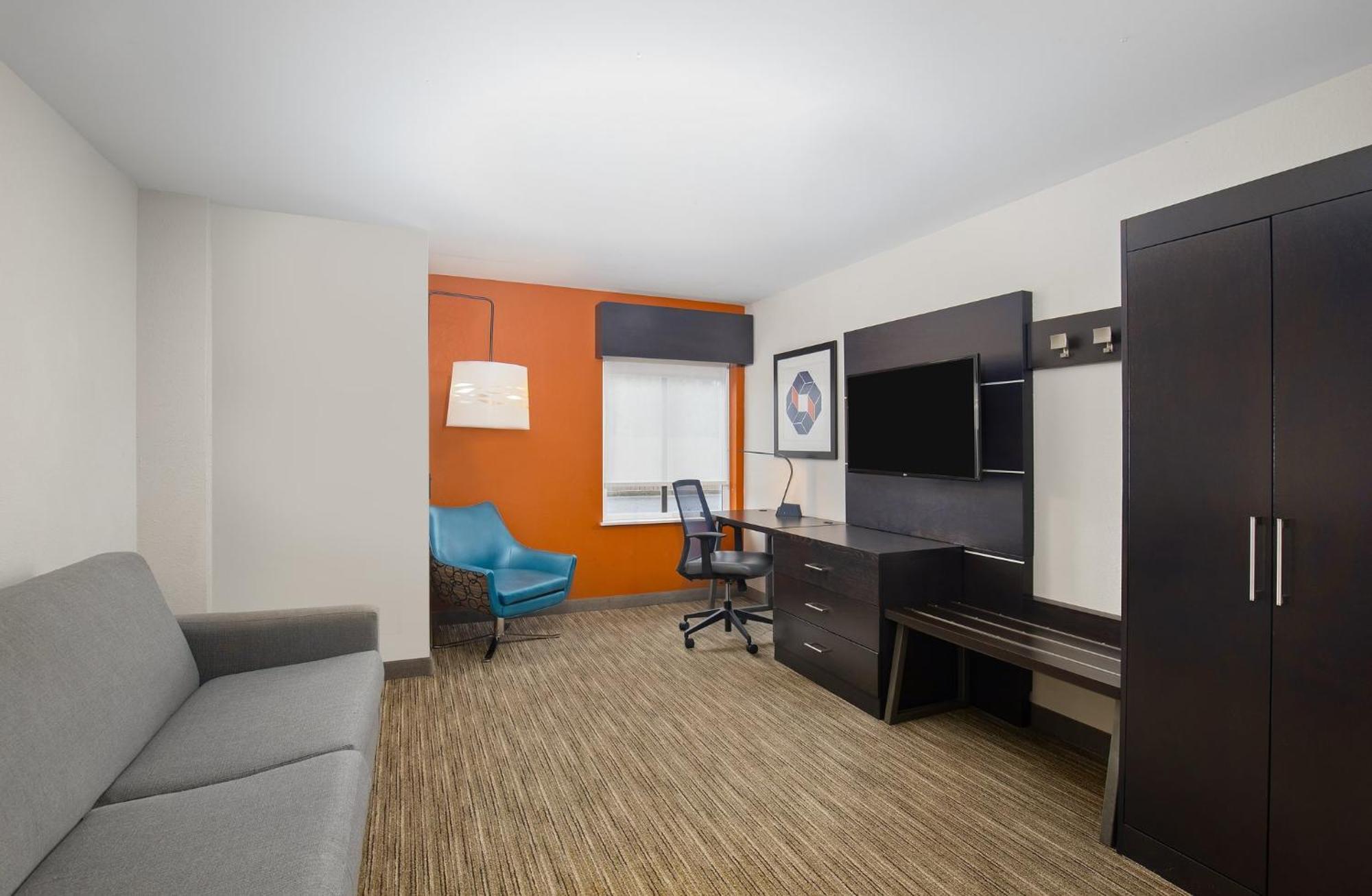 Holiday Inn Express & Suites Locust Grove By Ihg Exterior photo
