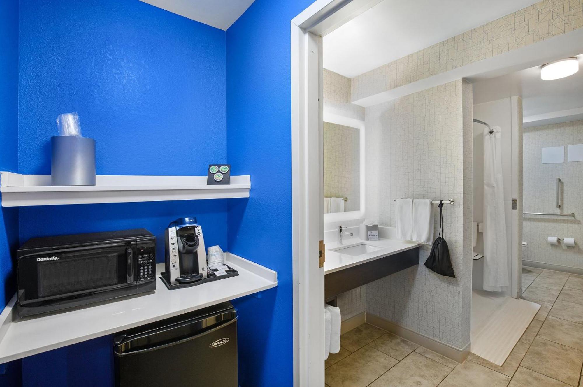 Holiday Inn Express & Suites Locust Grove By Ihg Exterior photo